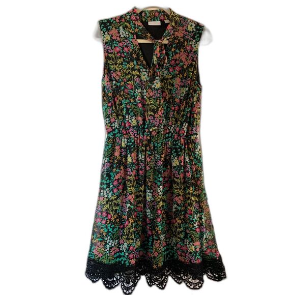 New York & Company Dresses & Skirts - New York & Company Women Dress M Black Floral Tie-Neck Lace Hem Feminine